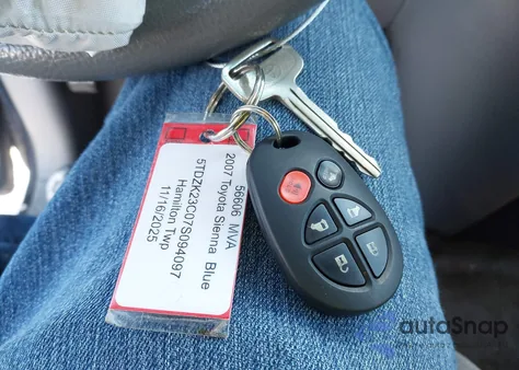 2007 Toyota Sienna Ce z USA, uszkodzony, nr VIN 5TDZK23C07S094097